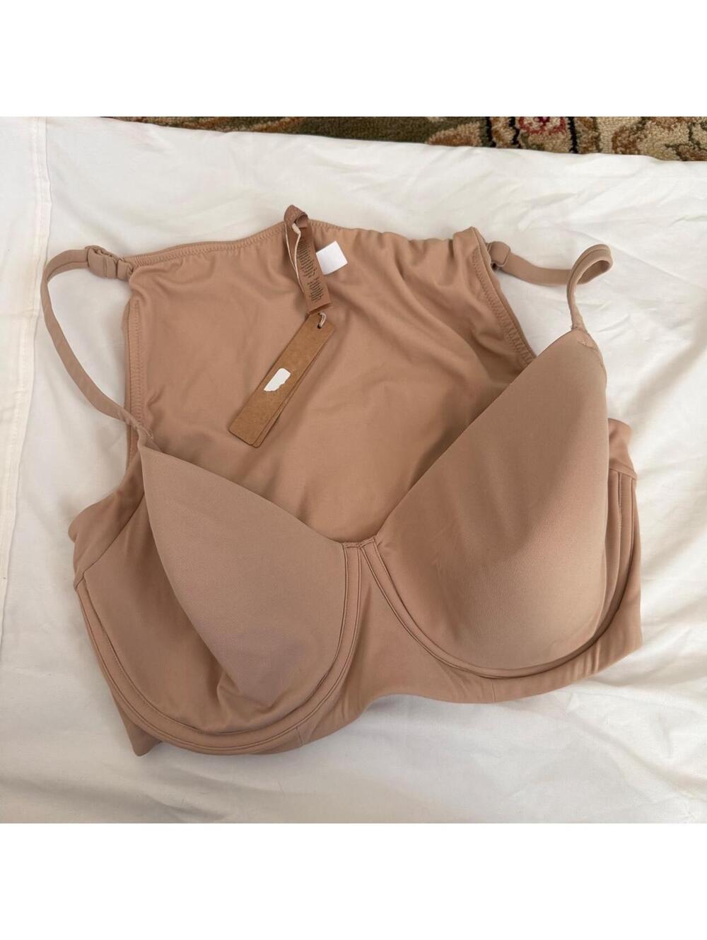 Skims fit everybody full coverage back smoother bra in color clay